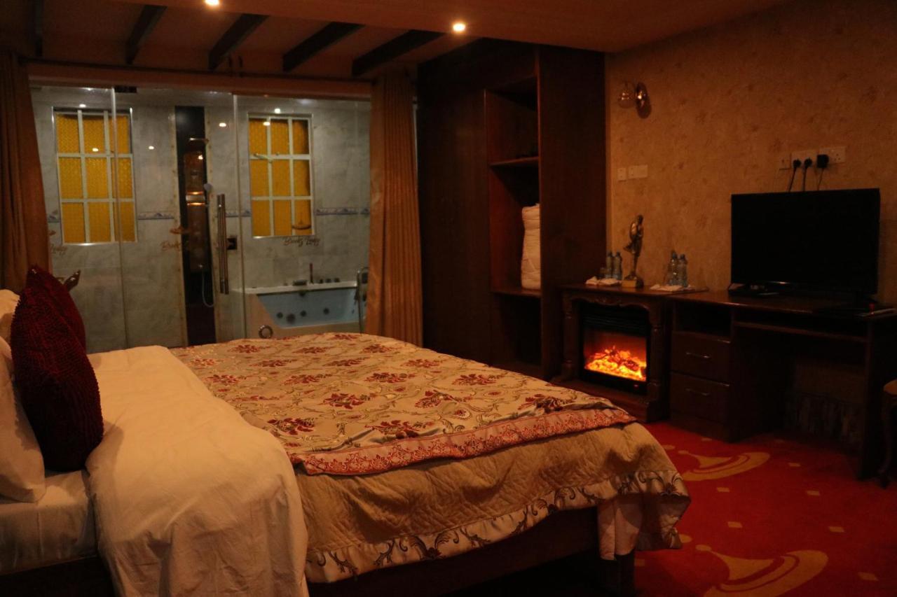 Brooks Lodge Nakuru Exteriör bild